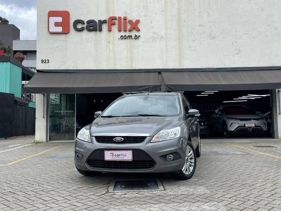 FORD FOCUS 2.0 GLX SEDAN 16V FLEX 4P MANUAL